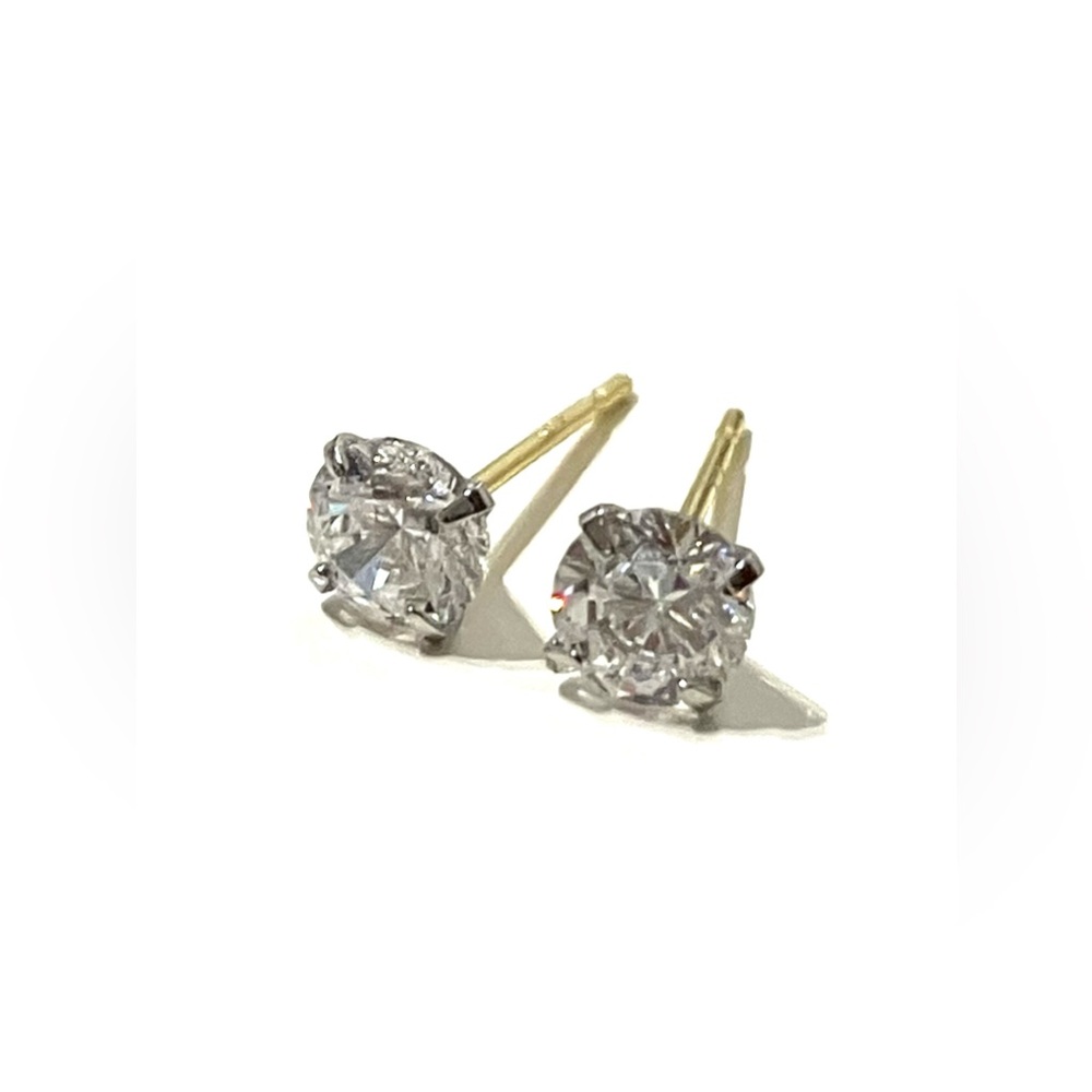 18K Gold 4mm CZ Stud Earrings